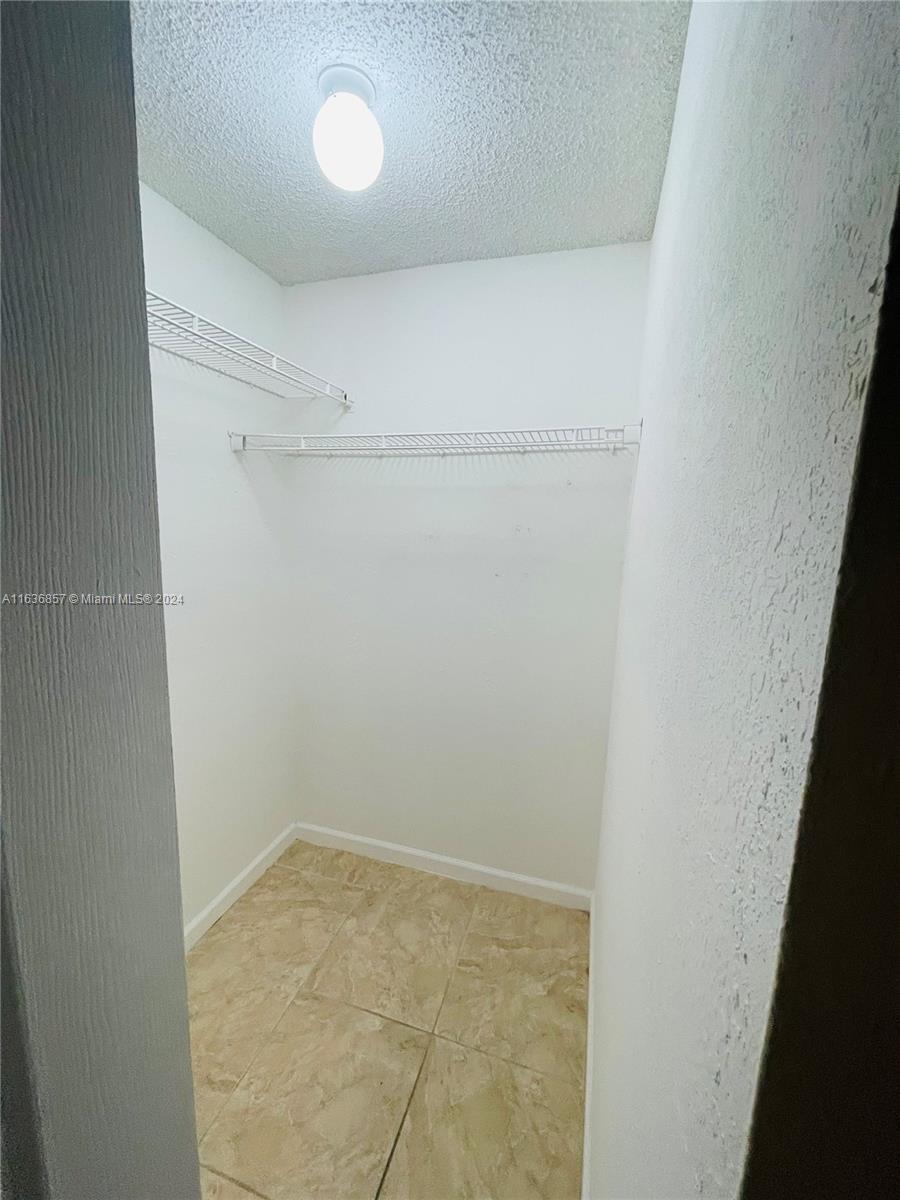 CORAL SPRINGS ESTATE TOWN - Residential