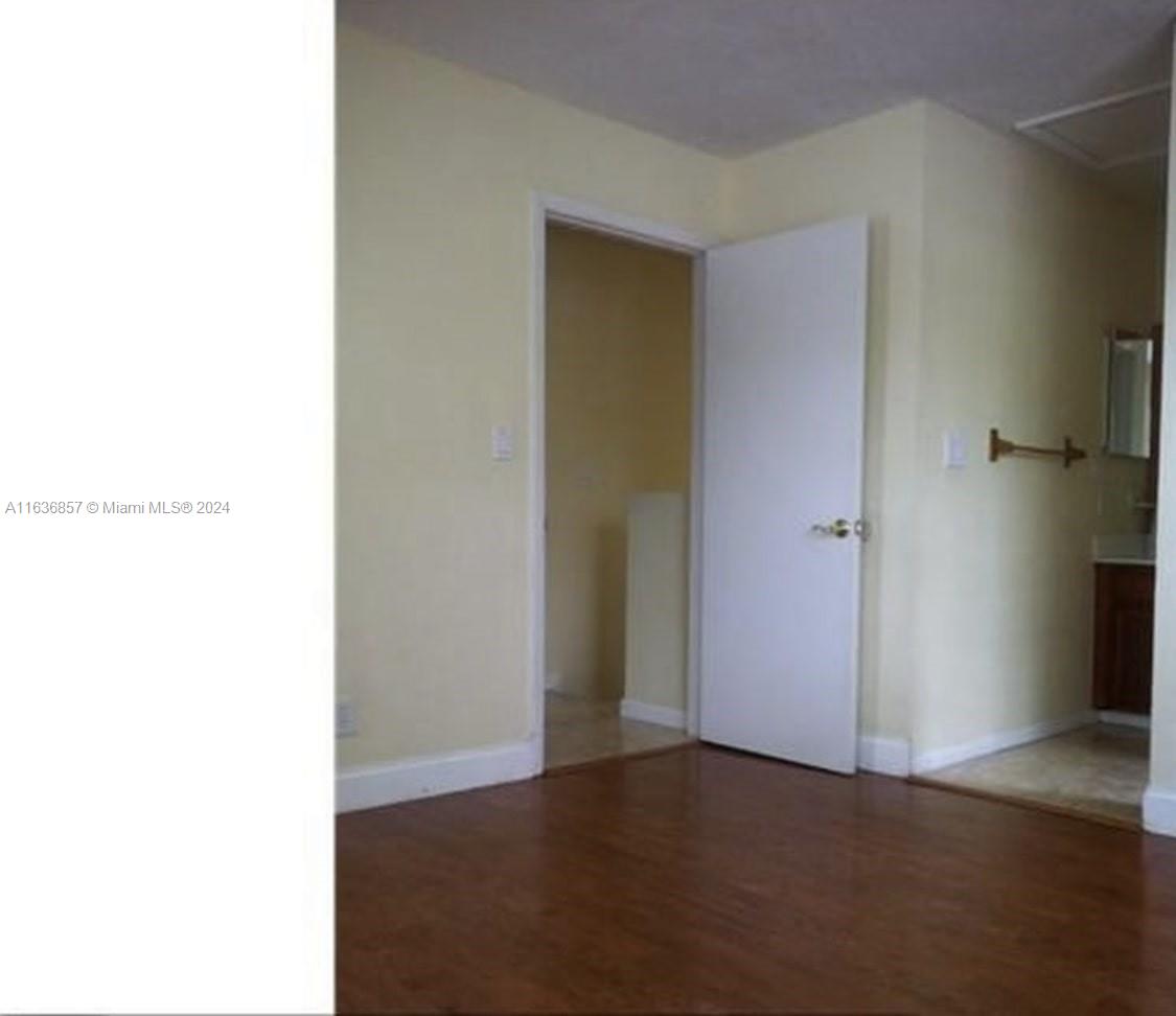 CORAL SPRINGS ESTATE TOWN - Residential