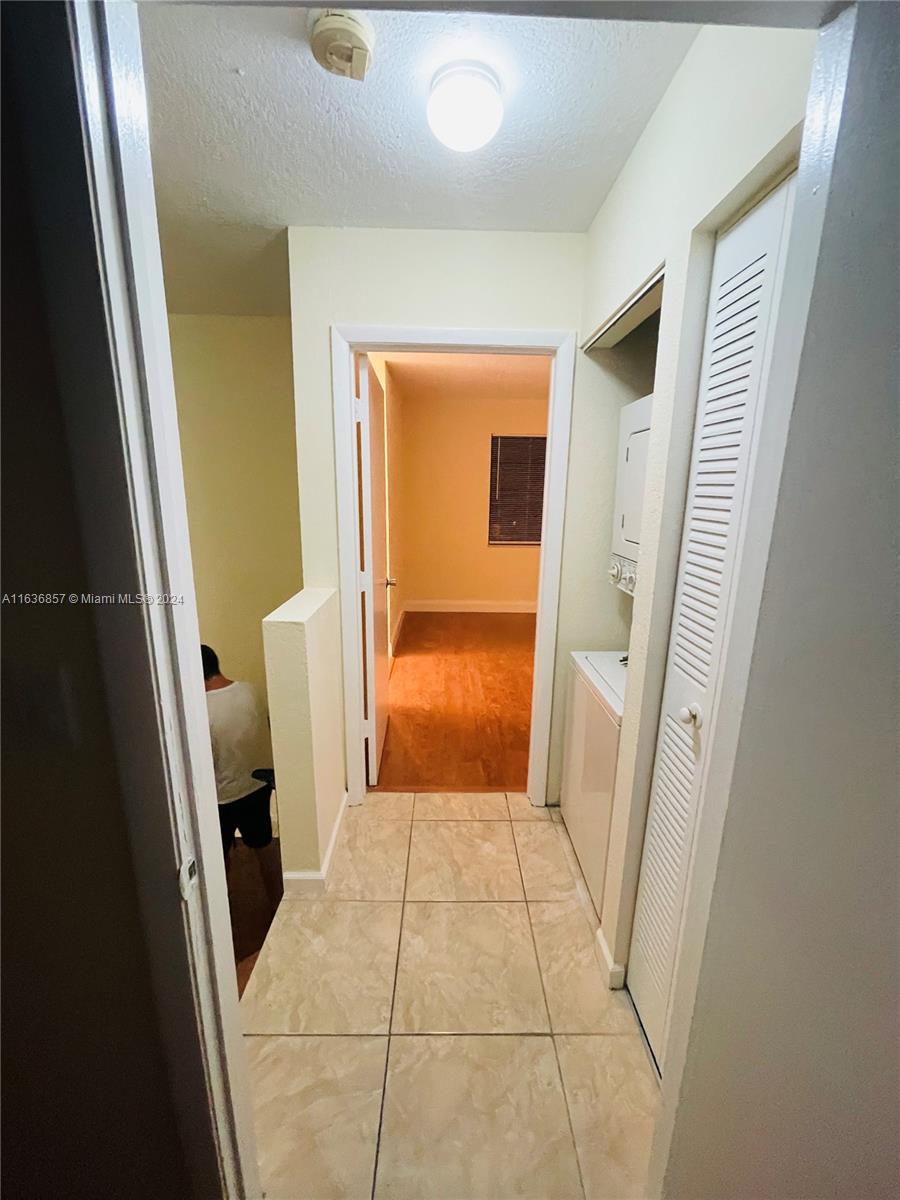 CORAL SPRINGS ESTATE TOWN - Residential