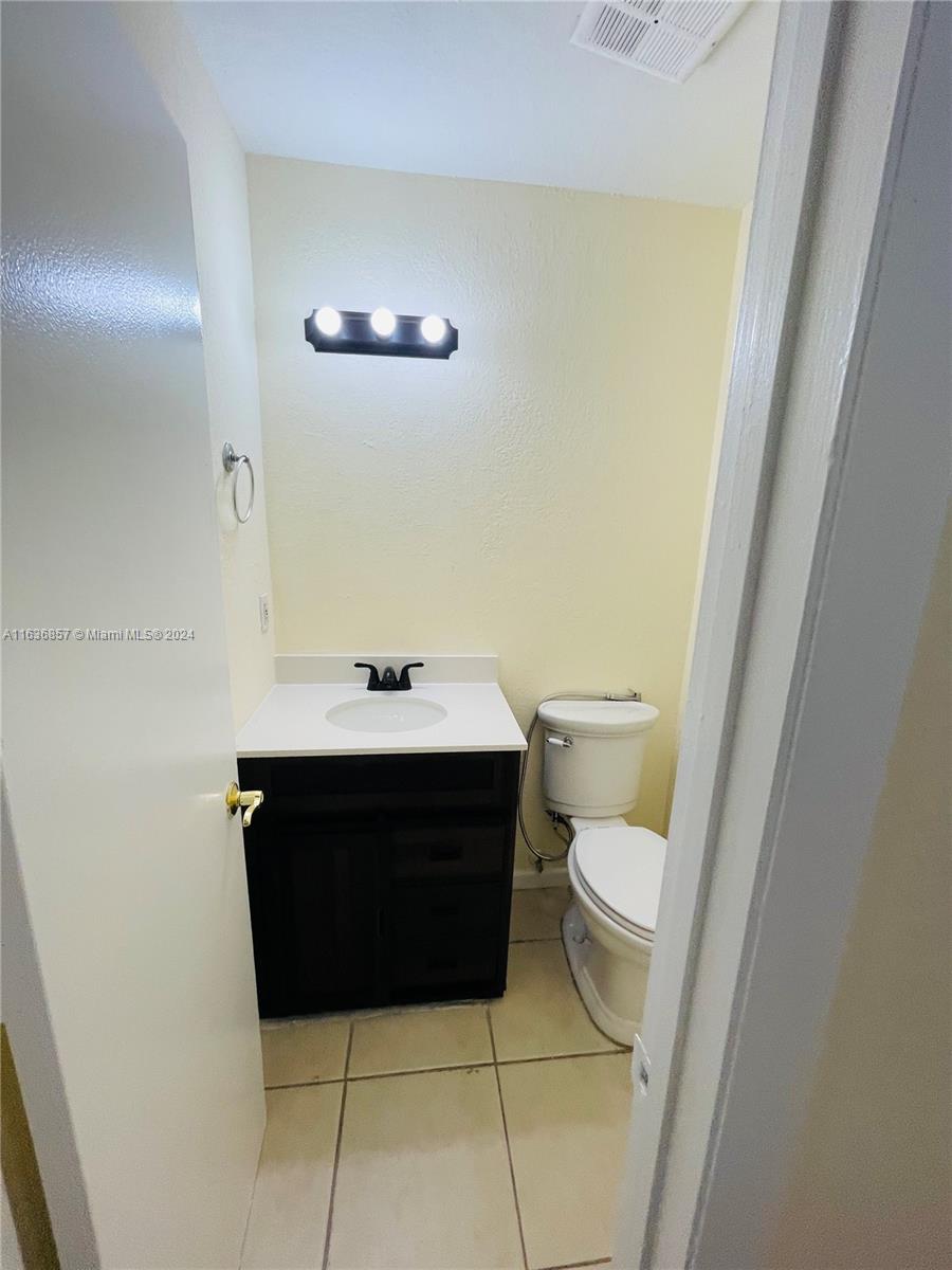 CORAL SPRINGS ESTATE TOWN - Residential