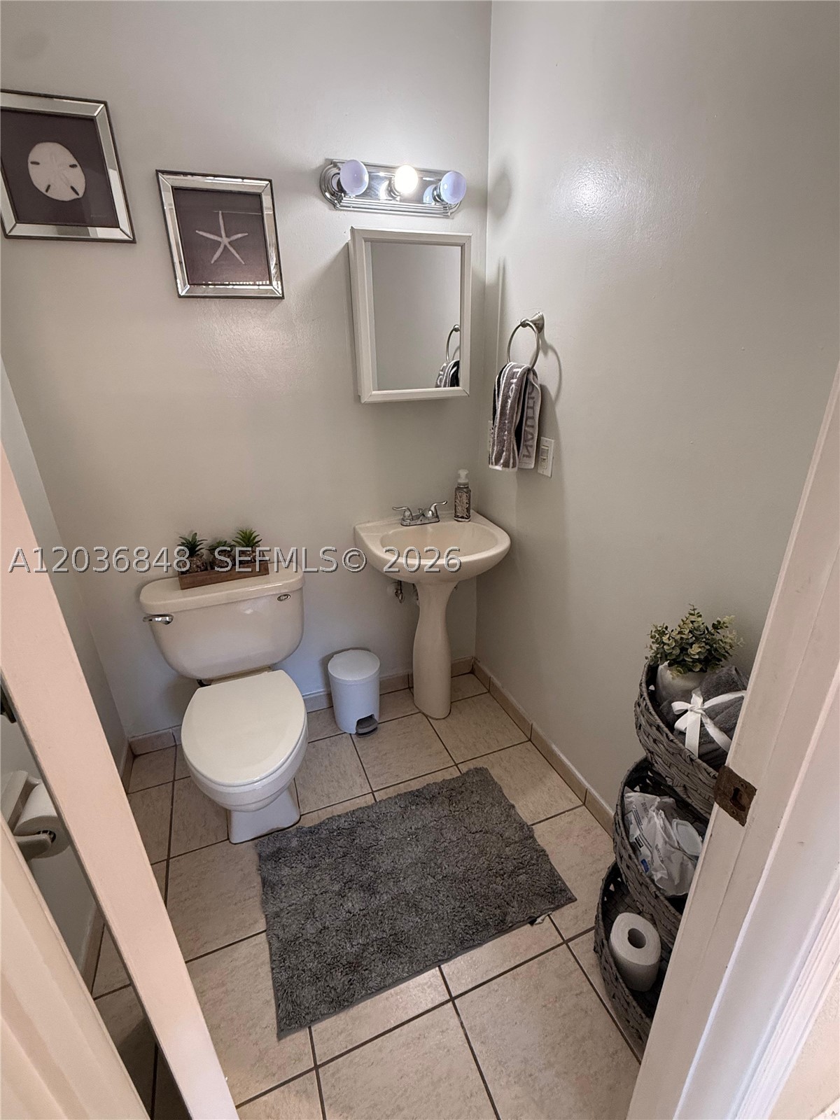 REPLAT OF MILLER DREAMS S - Residential Lease