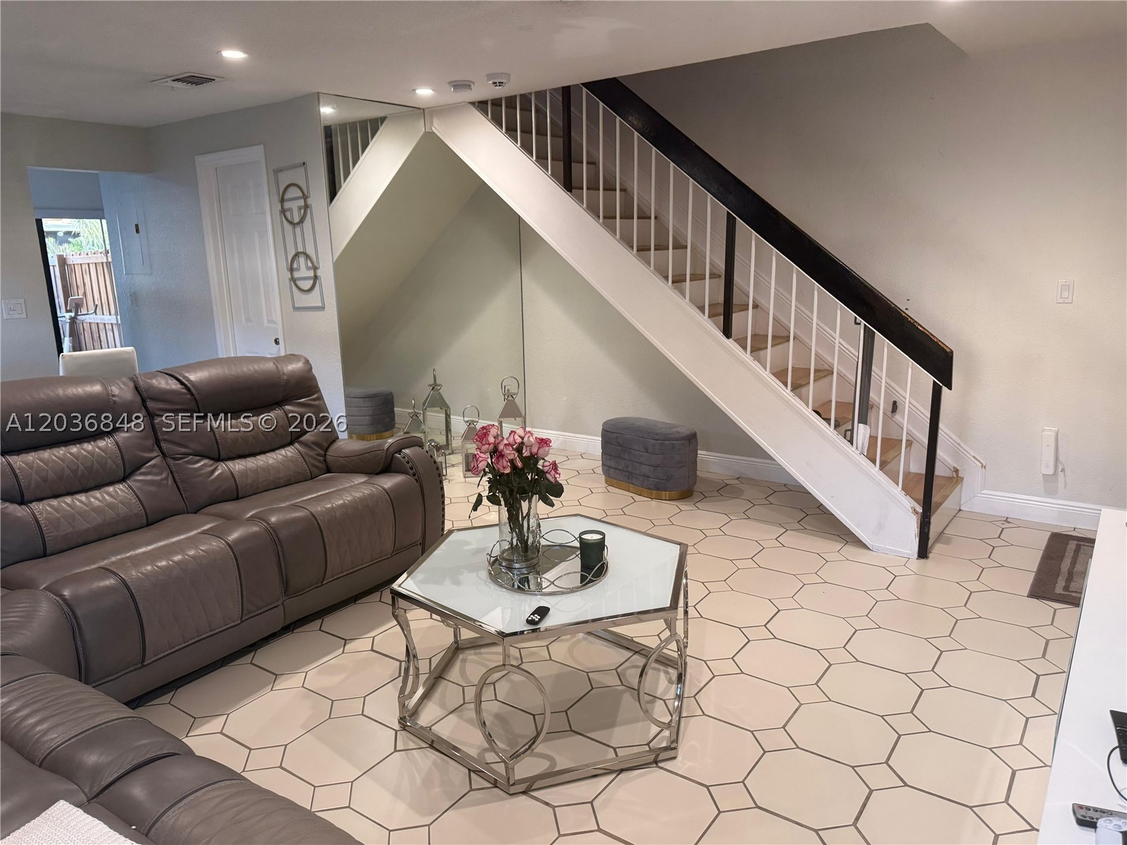 REPLAT OF MILLER DREAMS S - Residential Lease