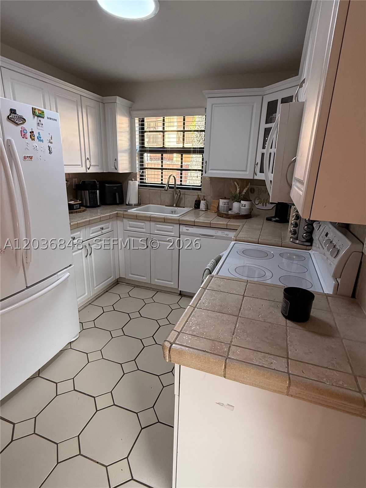 REPLAT OF MILLER DREAMS S - Residential Lease