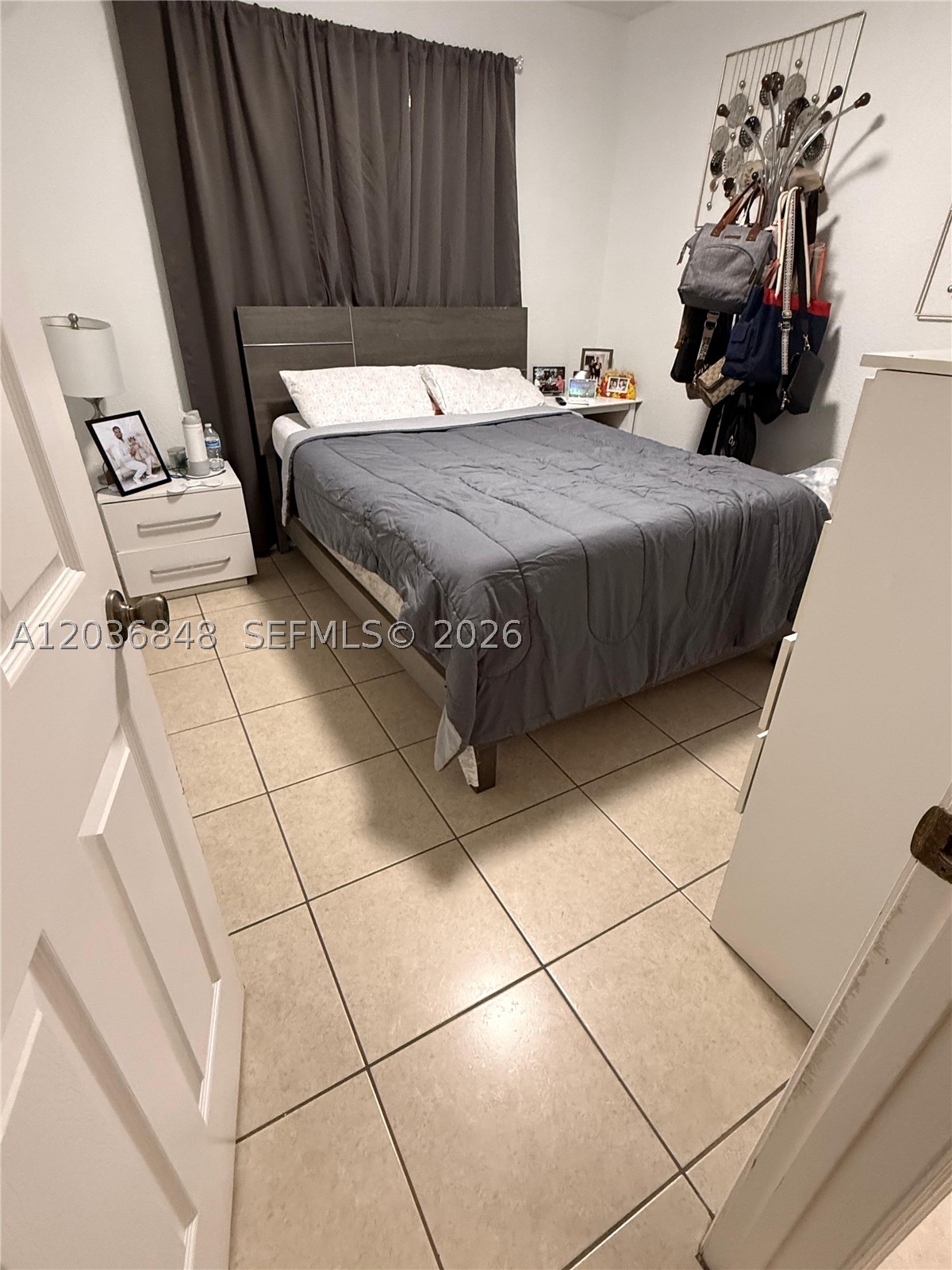 REPLAT OF MILLER DREAMS S - Residential Lease