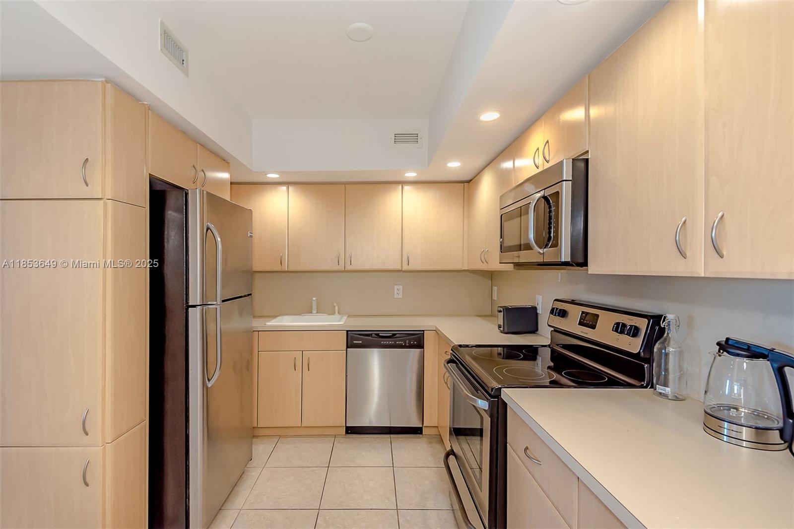 5600 CONDO - Residential Lease
