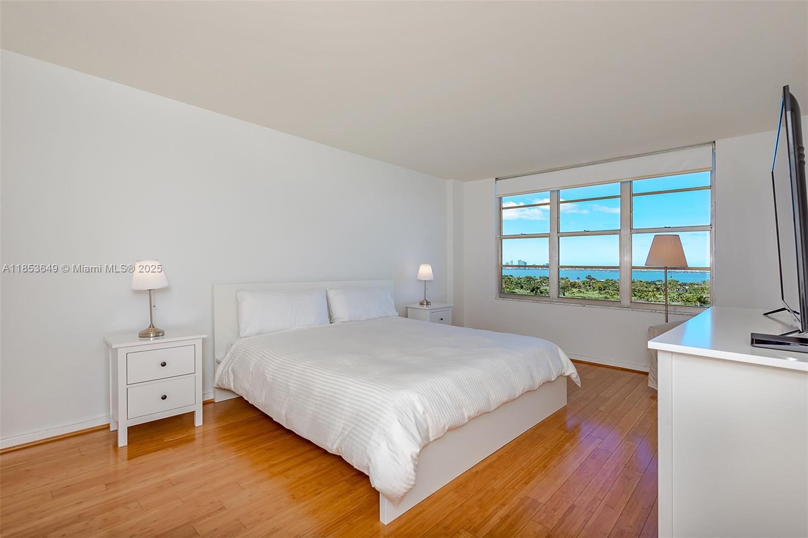5600 CONDO - Residential Lease