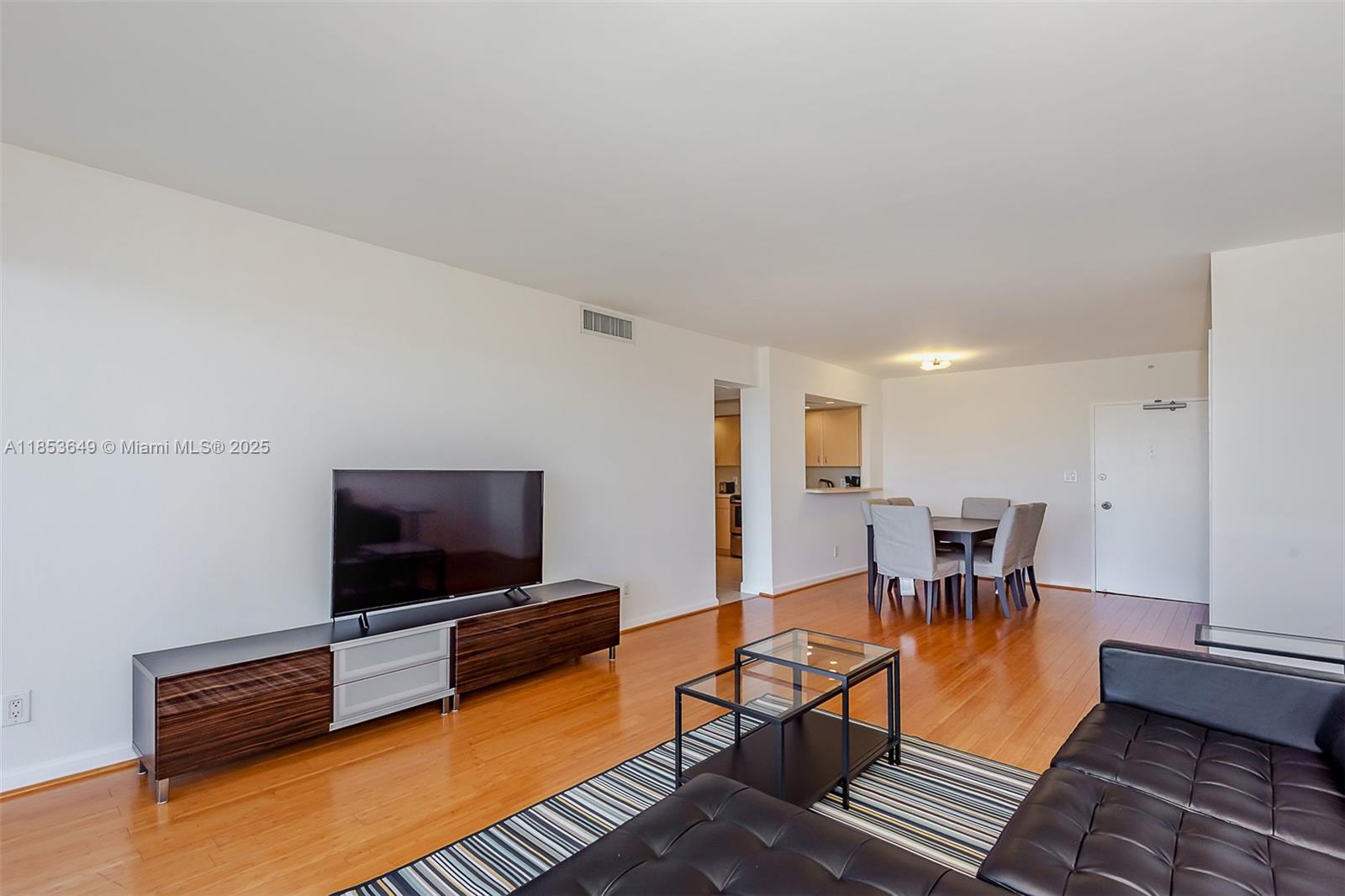 5600 CONDO - Residential Lease