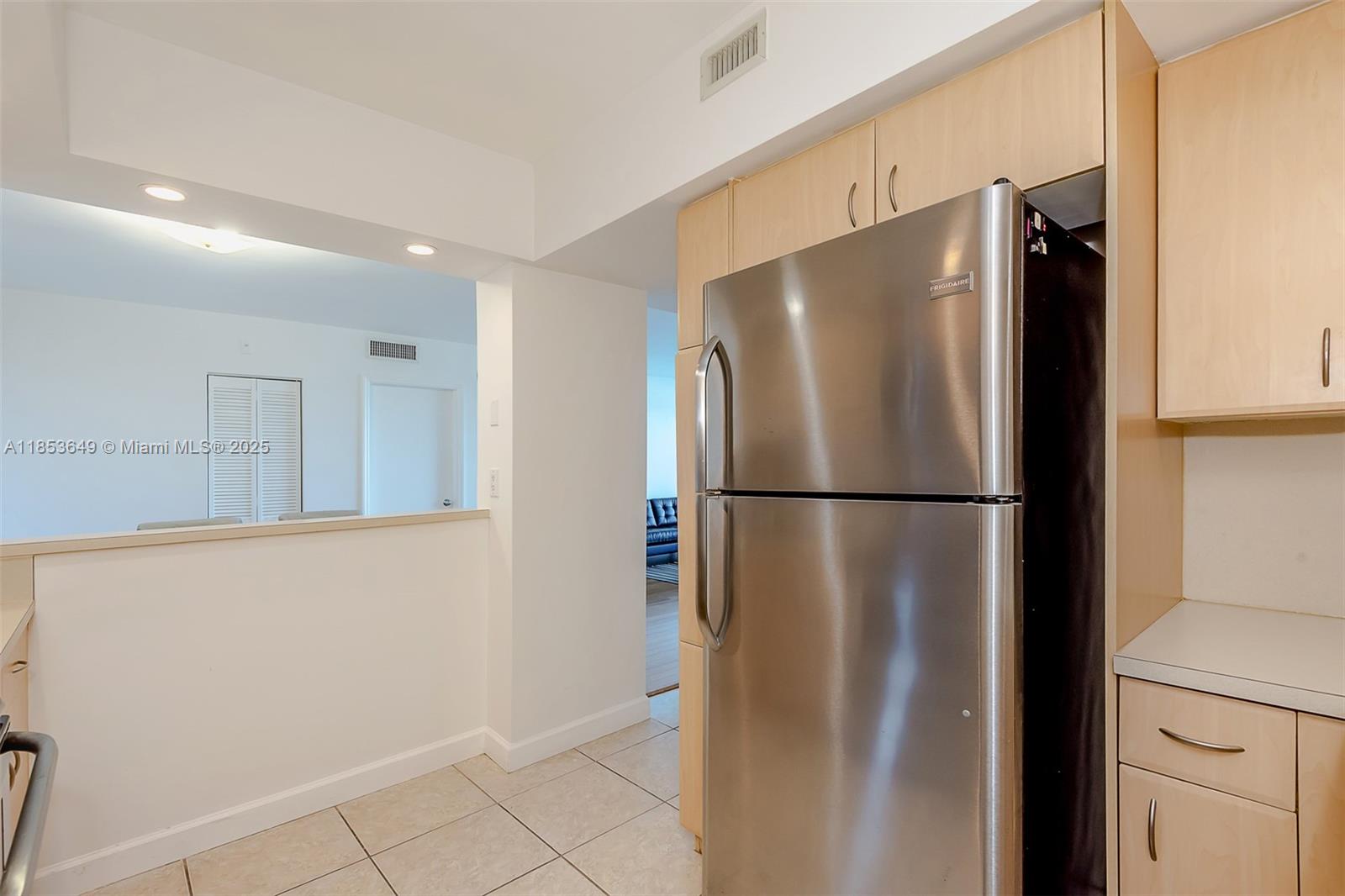 5600 CONDO - Residential Lease