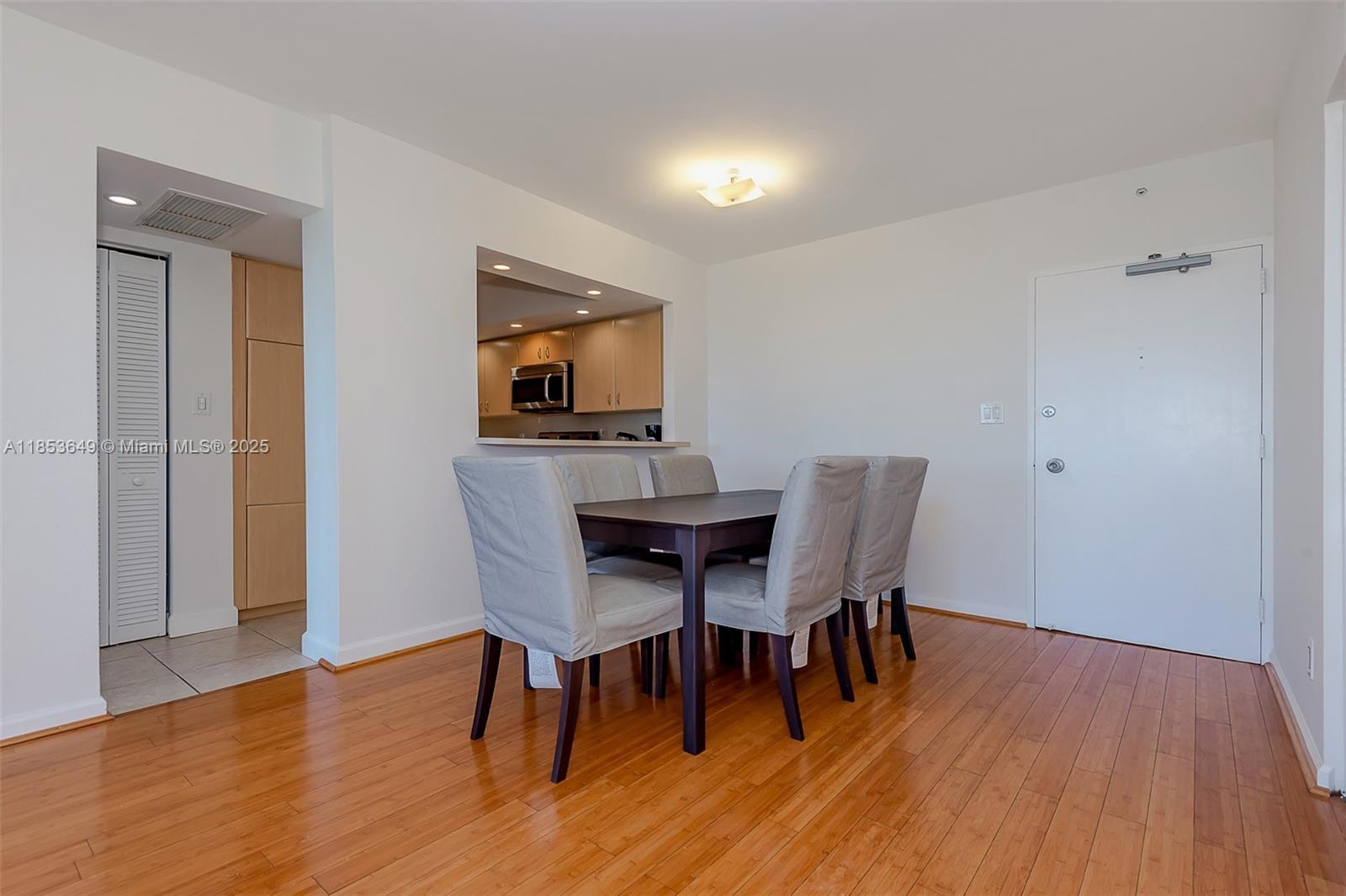 5600 CONDO - Residential Lease