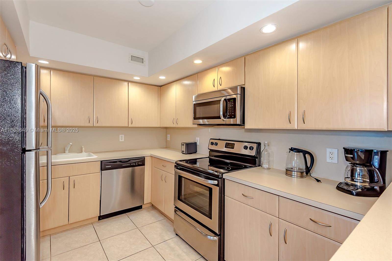 5600 CONDO - Residential Lease