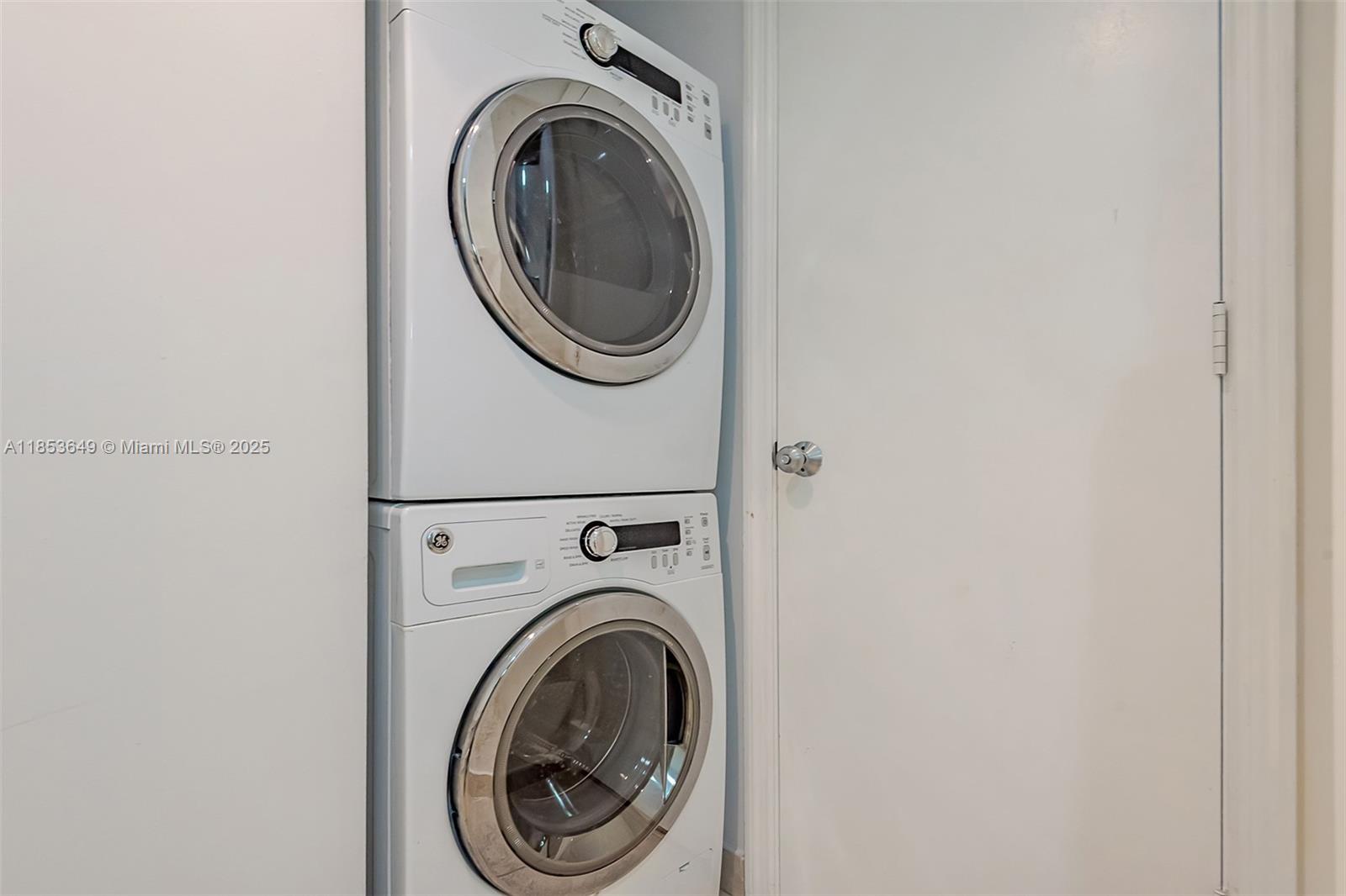 5600 CONDO - Residential Lease