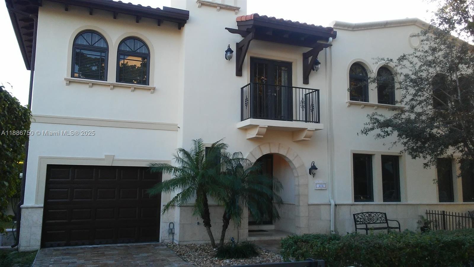CASA ZAMORA CONDO - Residential Lease