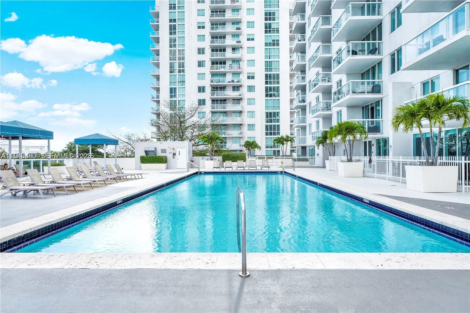 TERRAZAS RIVERPARK VILLAG - Residential