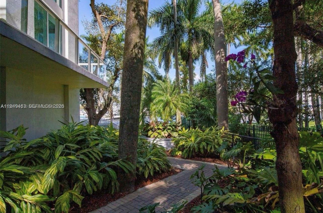 TERRAZAS RIVERPARK VILLAG - Residential