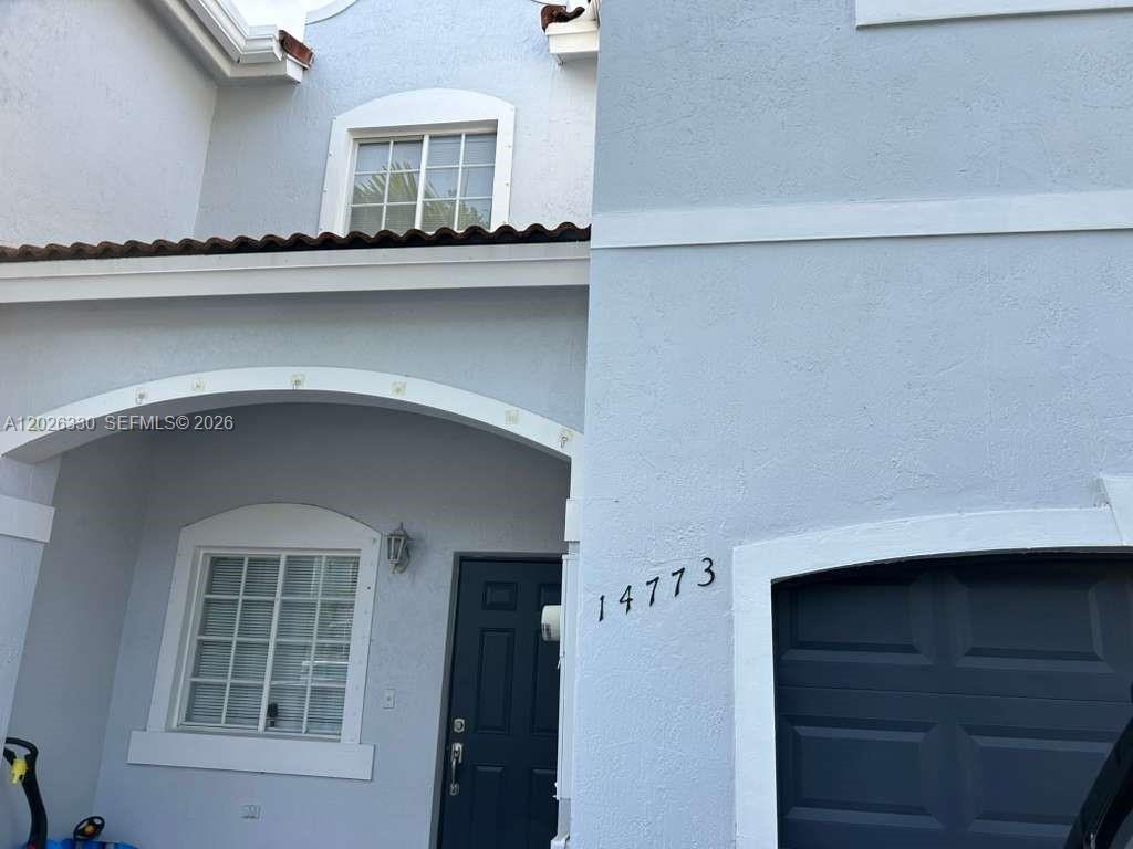 Beatifully maintained townhome in a prime locatiom, close to top rated schools, shopping, dining, and major highways. Property features a spacious layout, patio area, in-unit washer and dryer, and clubhouse ammenities. 2 parking spaces included plus a 1-car garage. In excellent conditions and move-in ready!