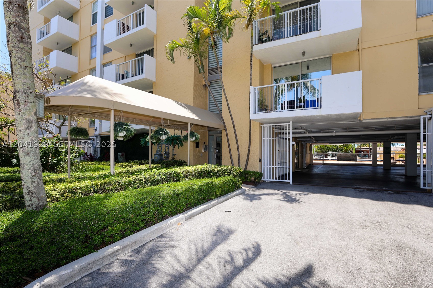 KEYSTONE TOWERS CONDO - Residential