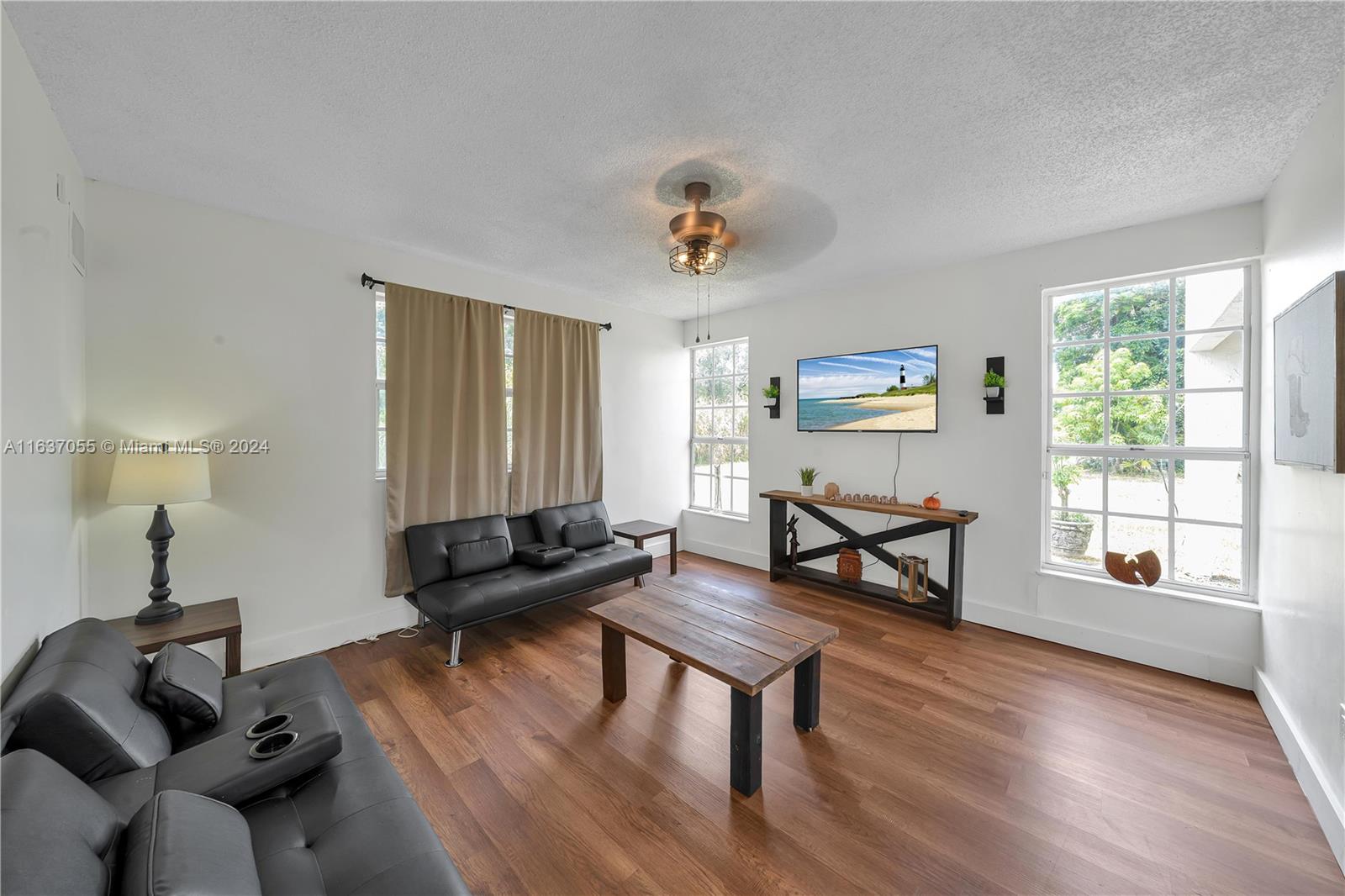 REDLANDS - Residential