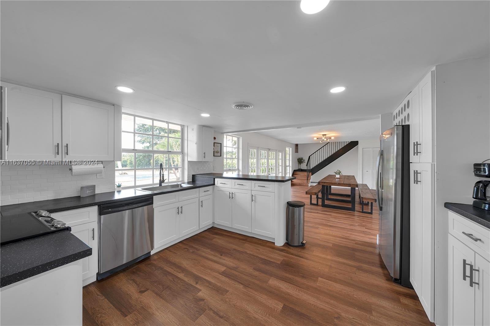 REDLANDS - Residential