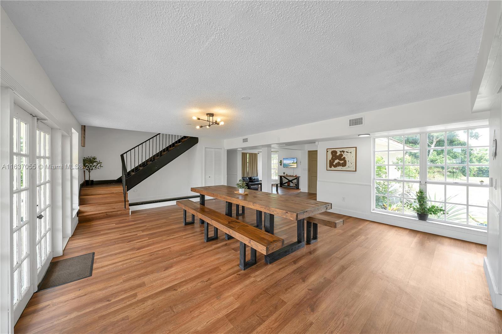 REDLANDS - Residential