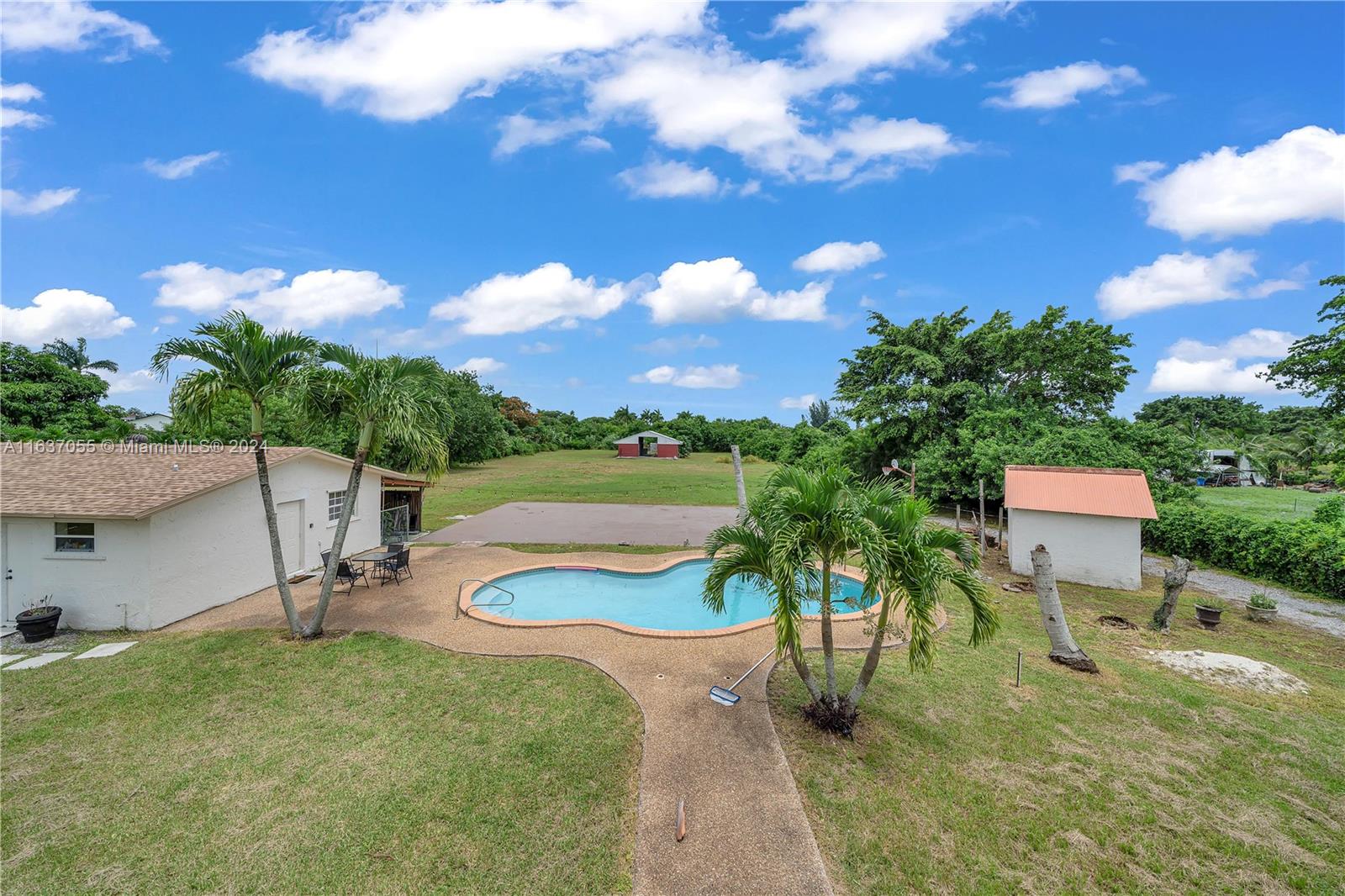 REDLANDS - Residential