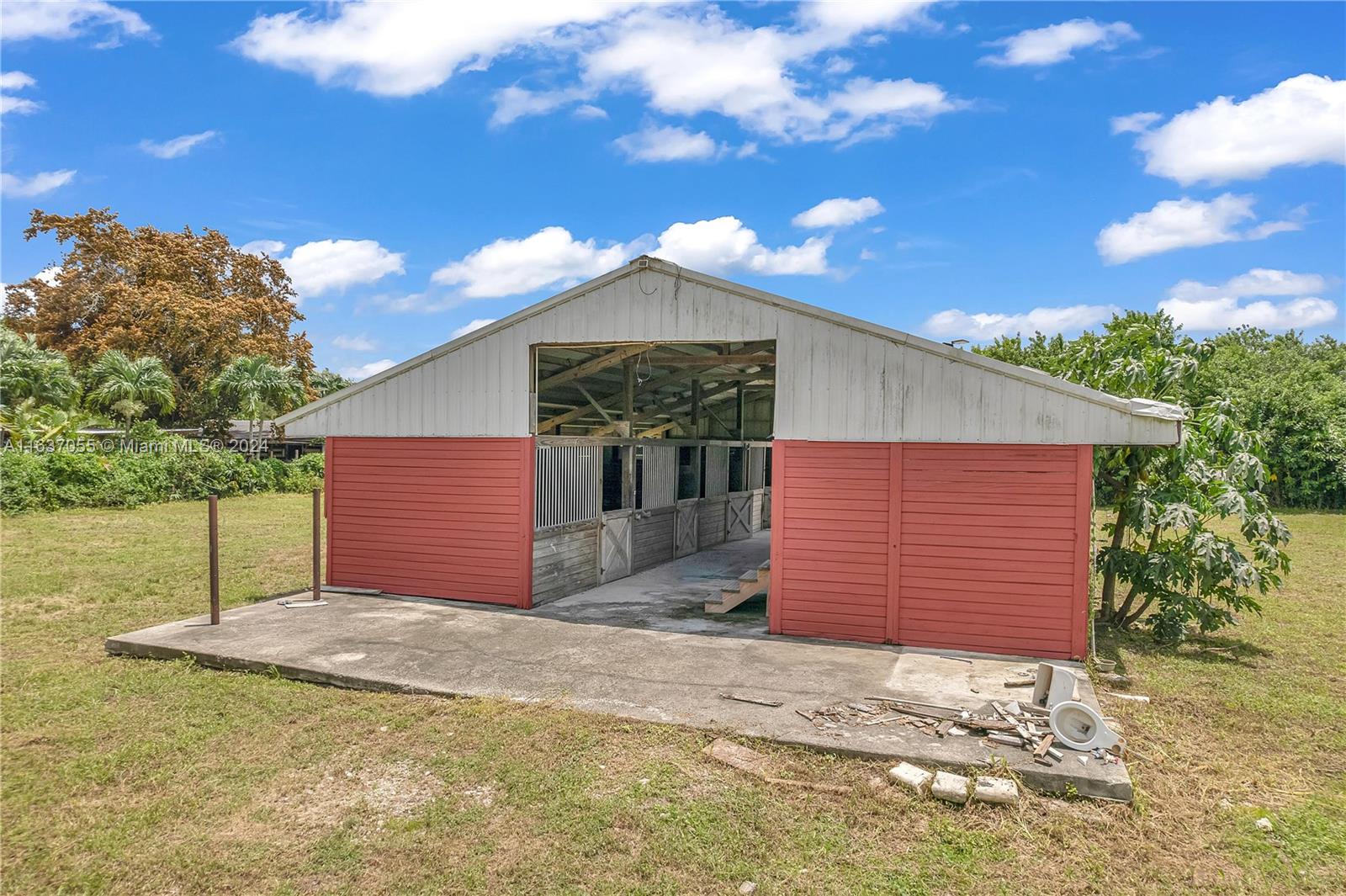REDLANDS - Residential