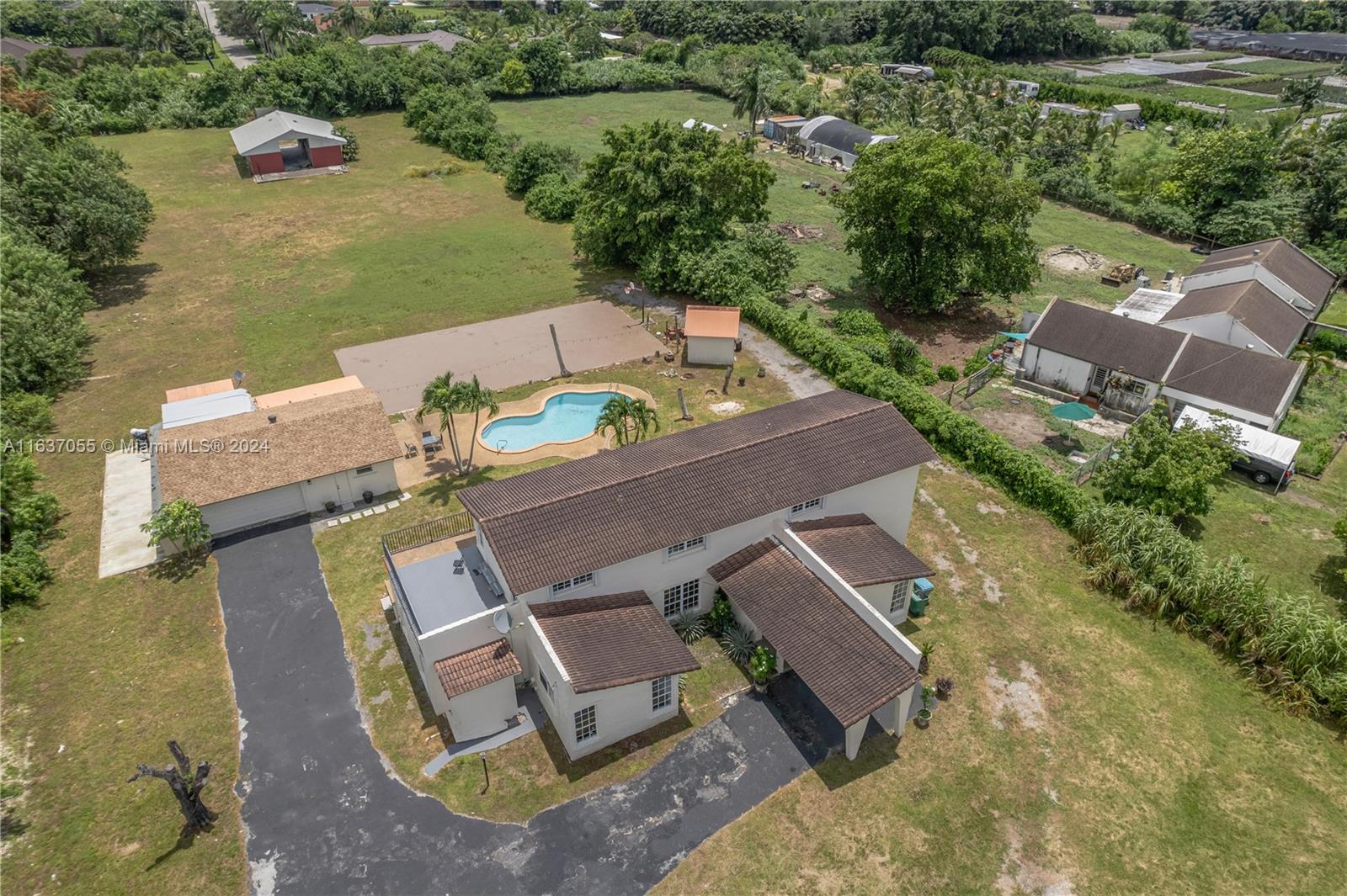 REDLANDS - Residential