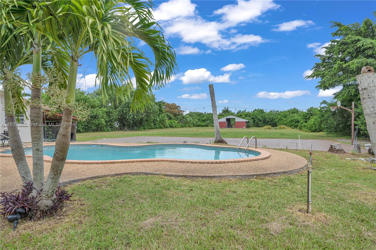 REDLANDS - Residential