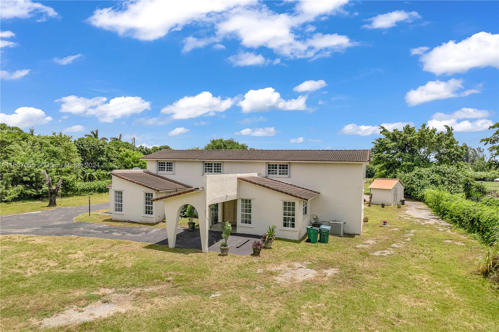 REDLANDS - Residential