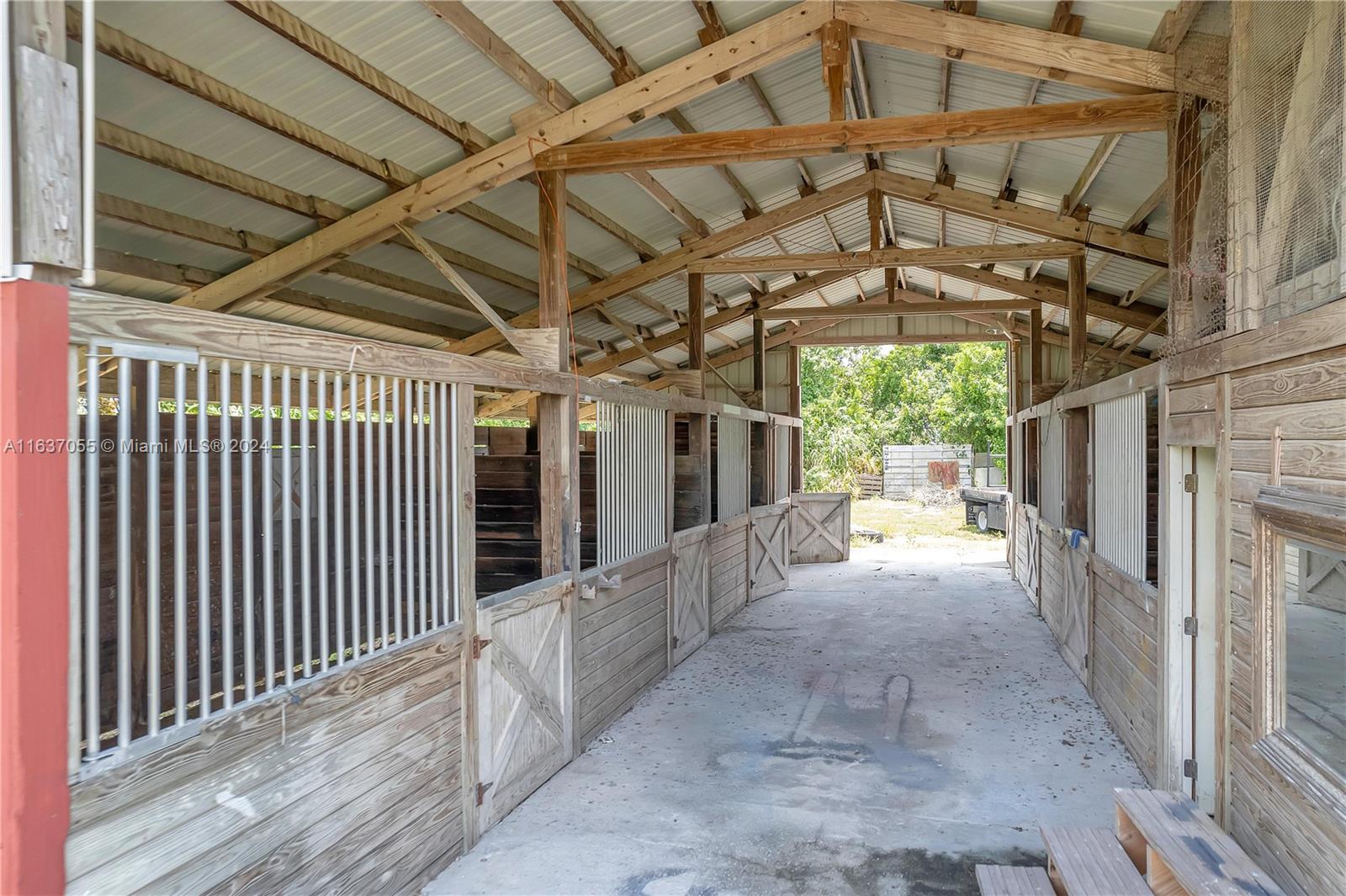 REDLANDS - Residential