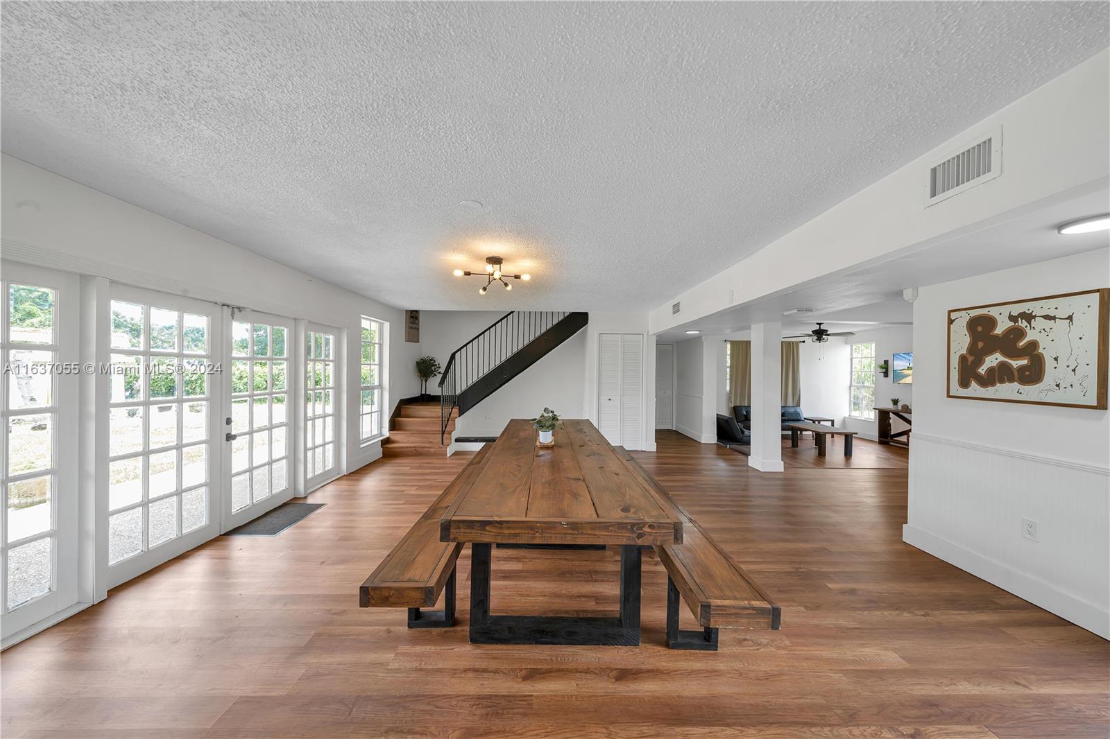 REDLANDS - Residential