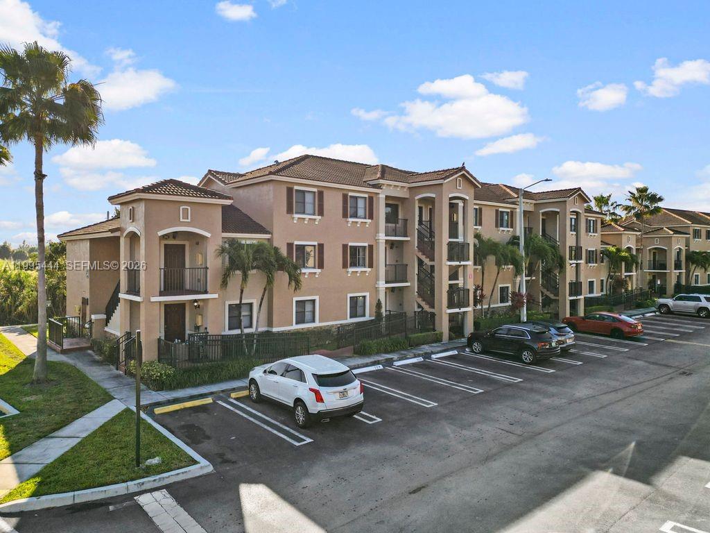 Move-in ready 2/2 condo in a prime location! Updated, cozy, and close to everything, Turnpike, shopping, and dining. Enjoy a family-friendly community with a stunning clubhouse and ample parking.