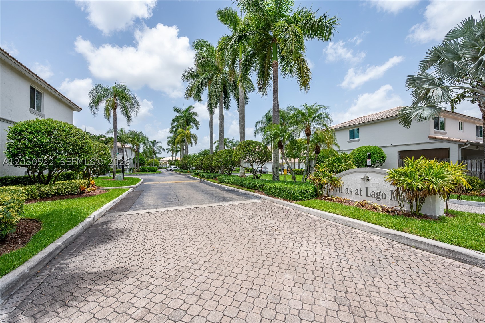 HEFTLERS LAGO MAR WEST - Residential