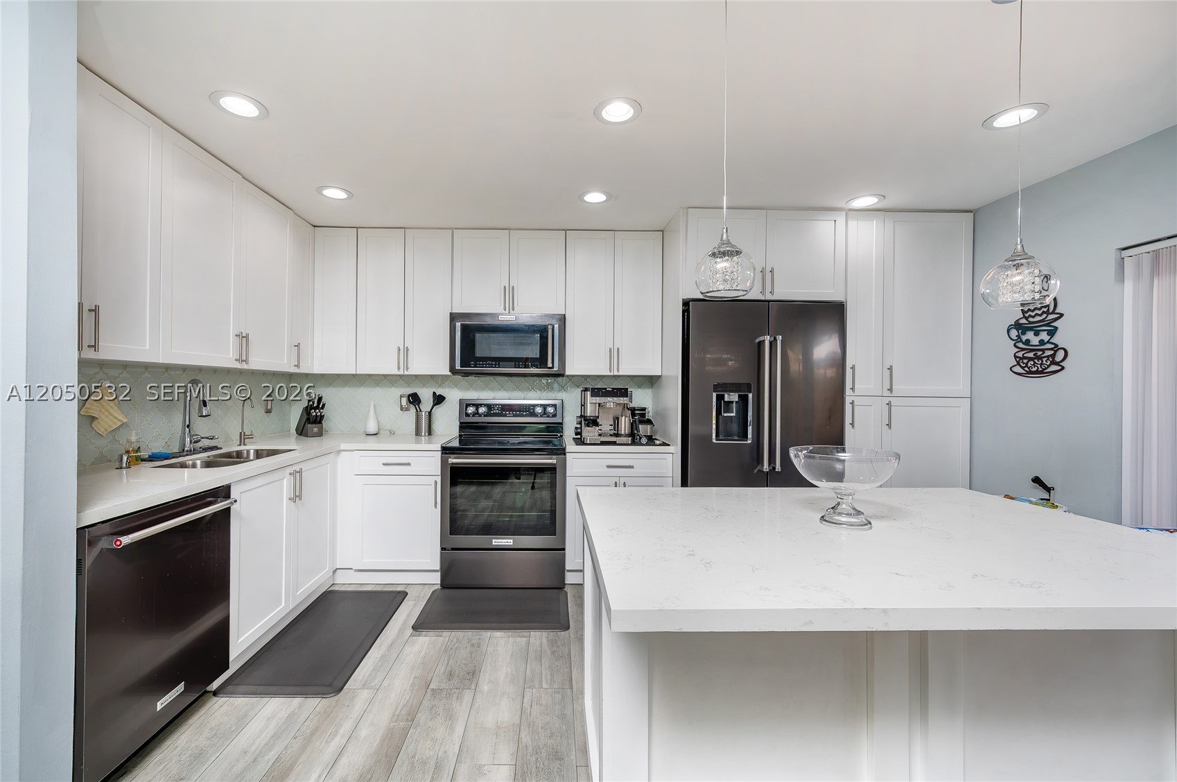 HEFTLERS LAGO MAR WEST - Residential