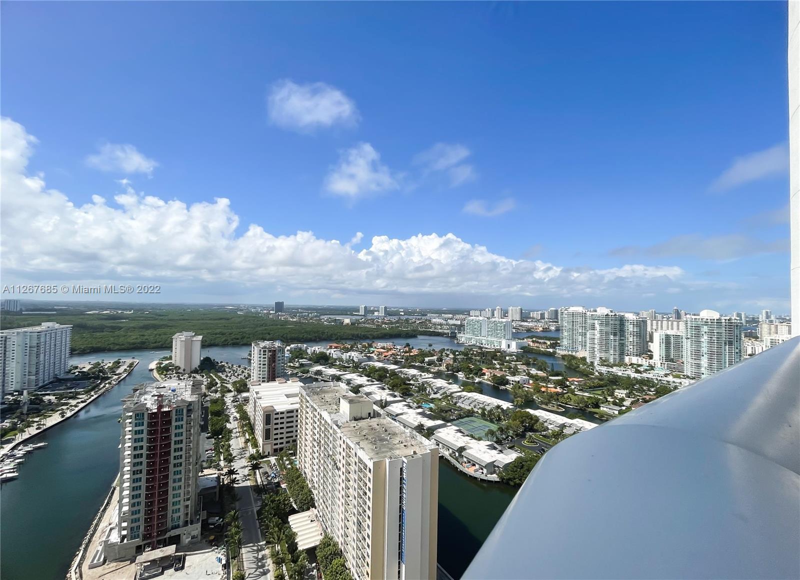 TDR TOWER II CONDO - Residential