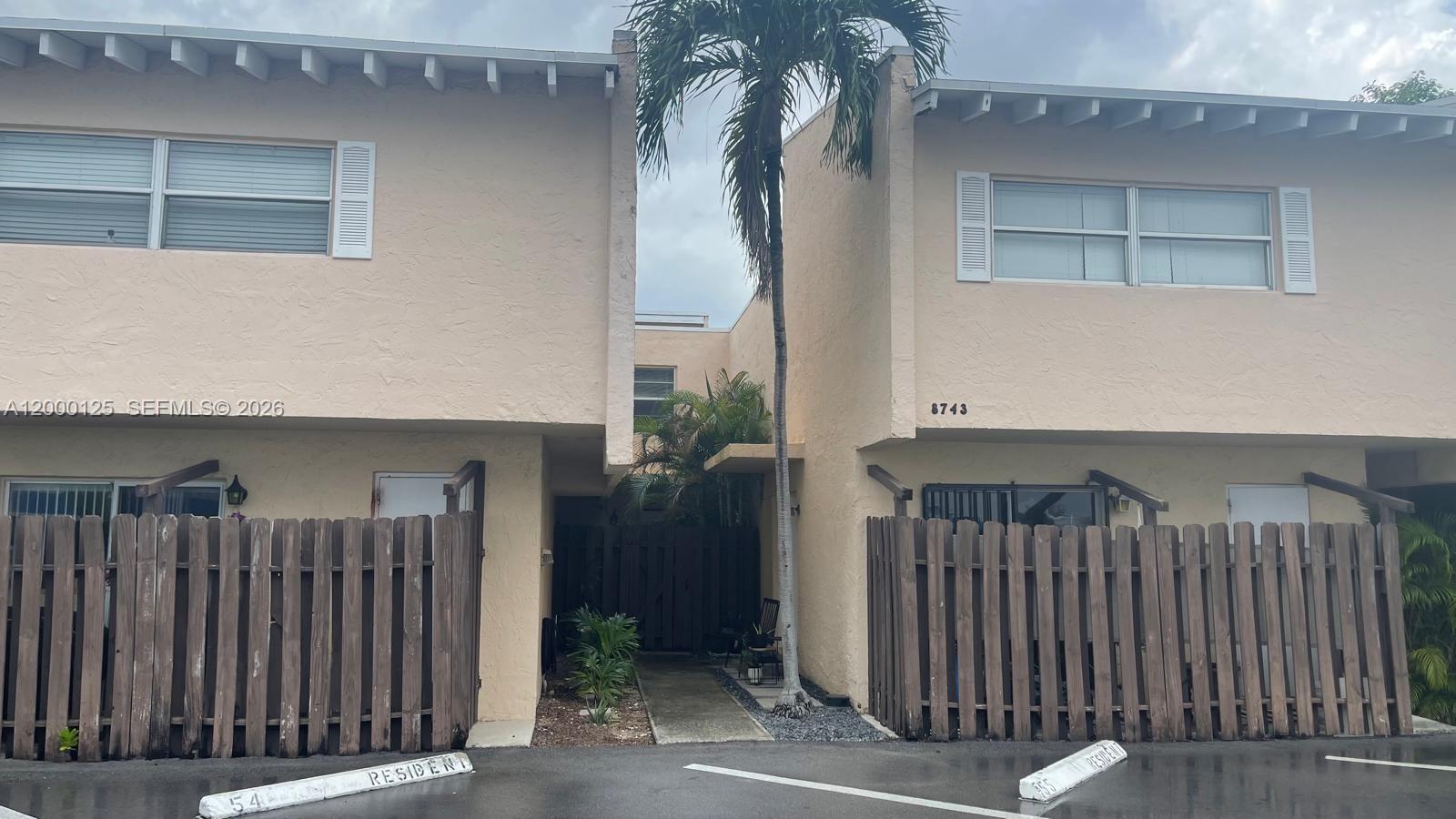 SHORES VILLAS CONDO BLDG - Residential