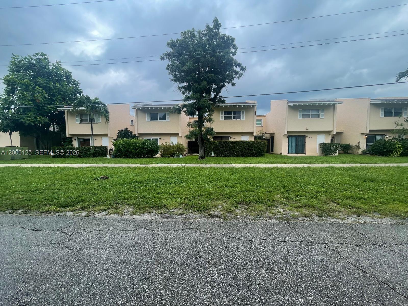 SHORES VILLAS CONDO BLDG - Residential