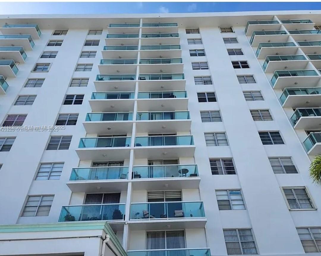 STRATFORD HOUSE CONDO - Residential Lease