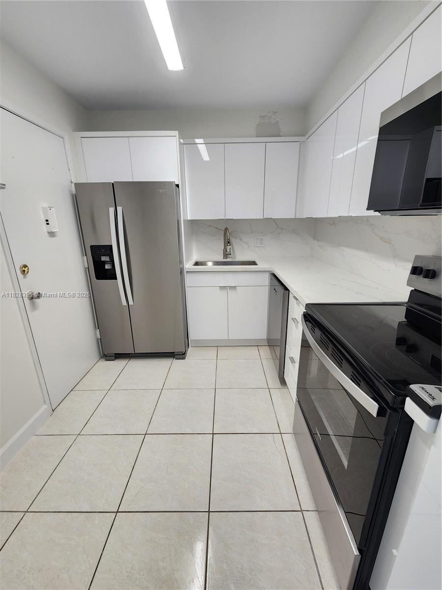 STRATFORD HOUSE CONDO - Residential Lease