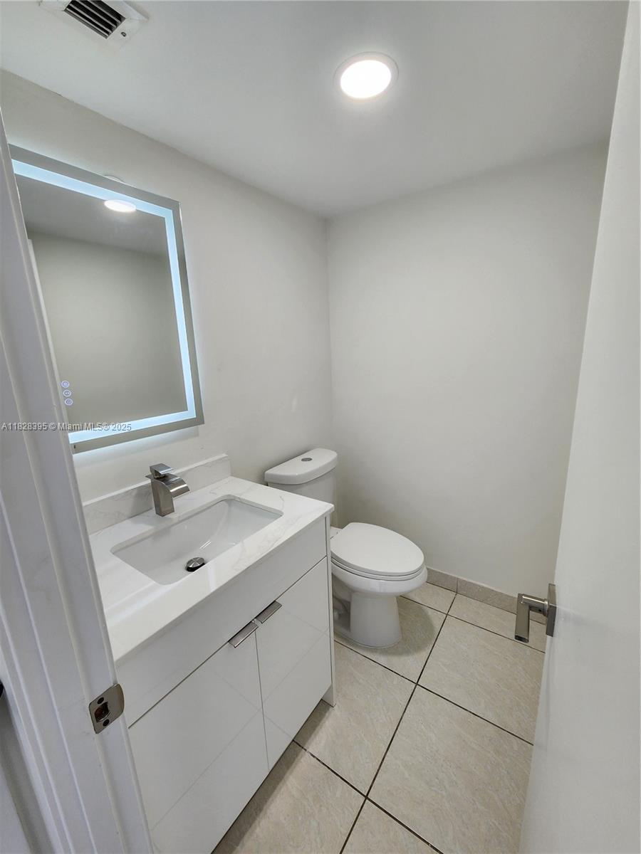 STRATFORD HOUSE CONDO - Residential Lease