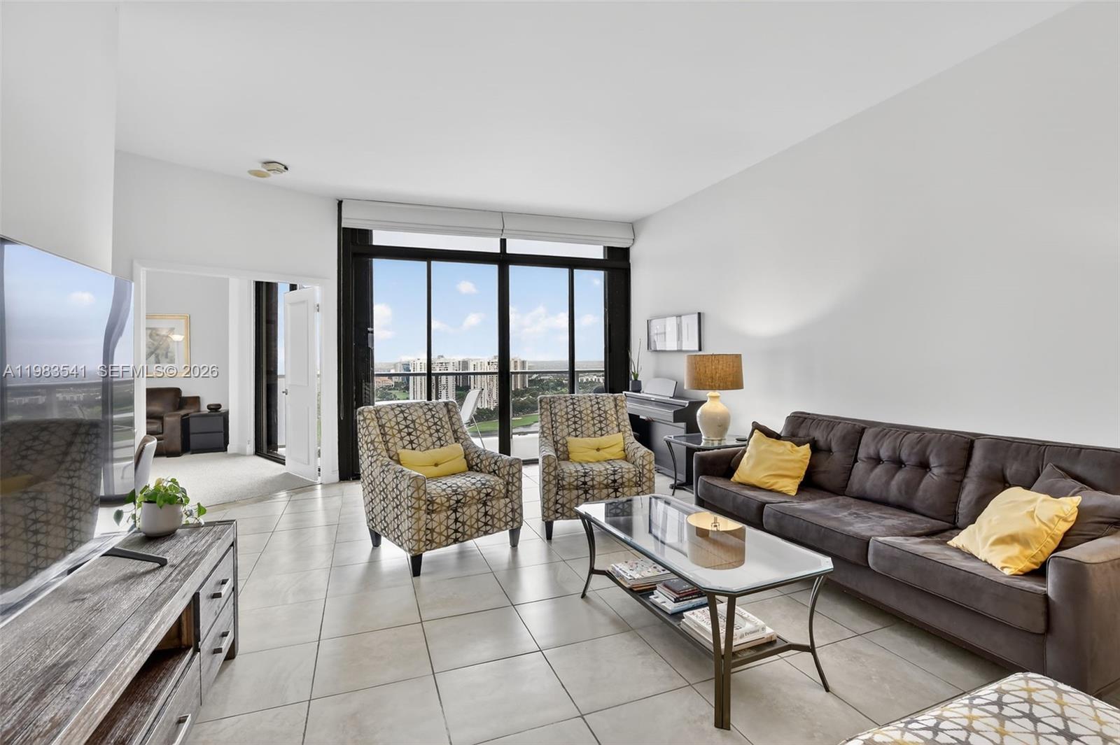 HAMPTONS WEST CONDO - Residential