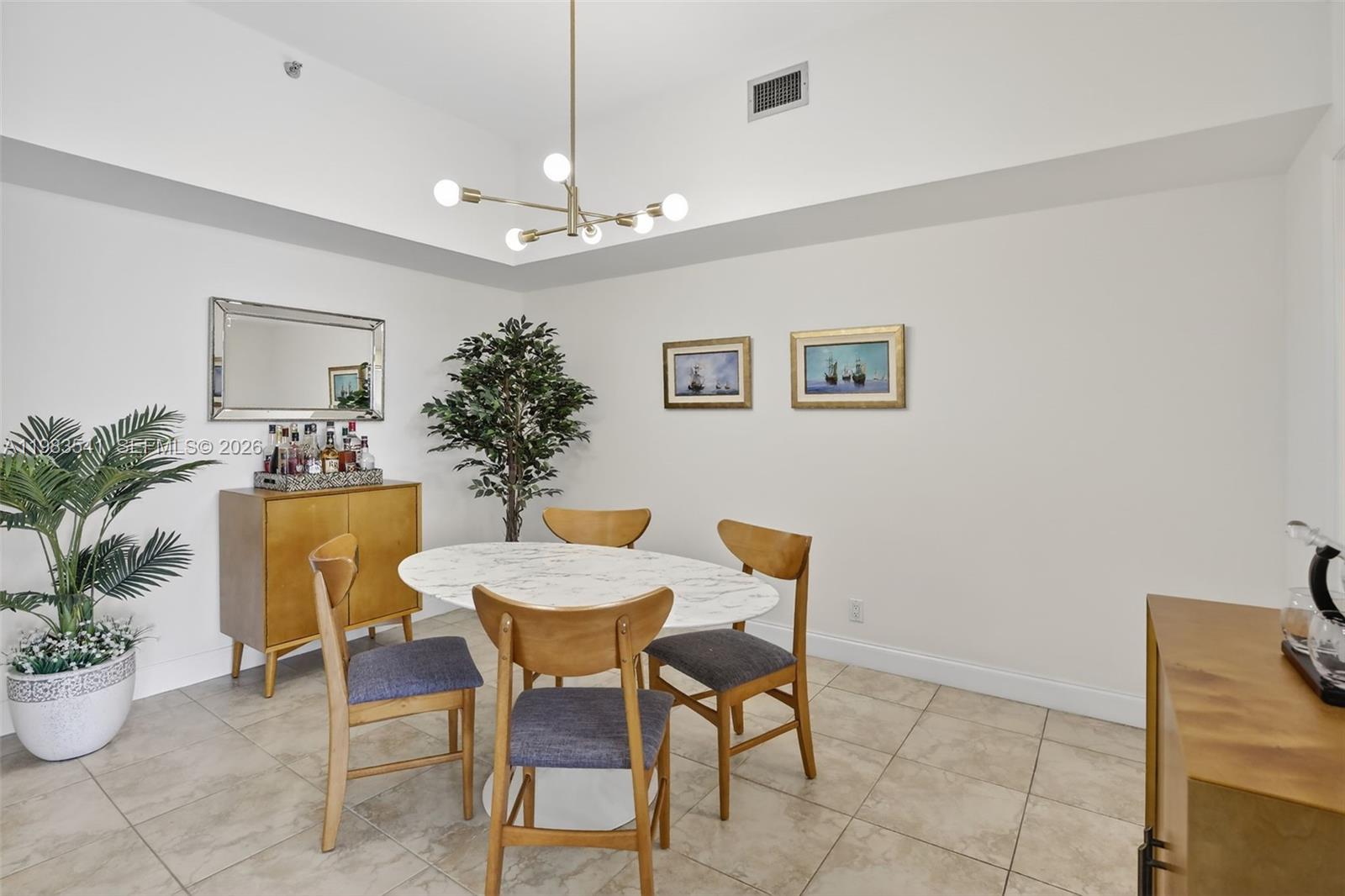 HAMPTONS WEST CONDO - Residential
