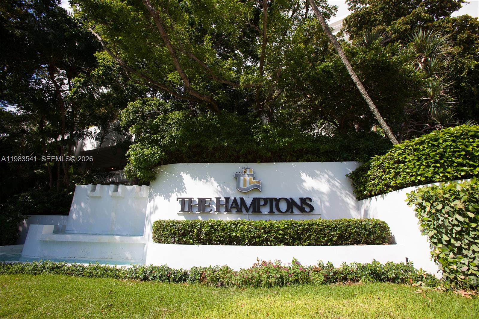 HAMPTONS WEST CONDO - Residential