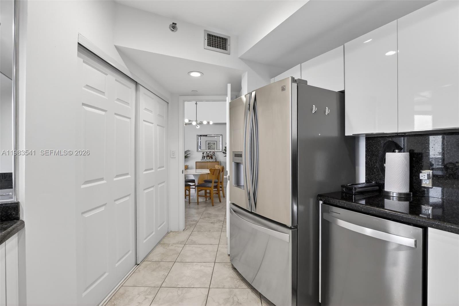 HAMPTONS WEST CONDO - Residential