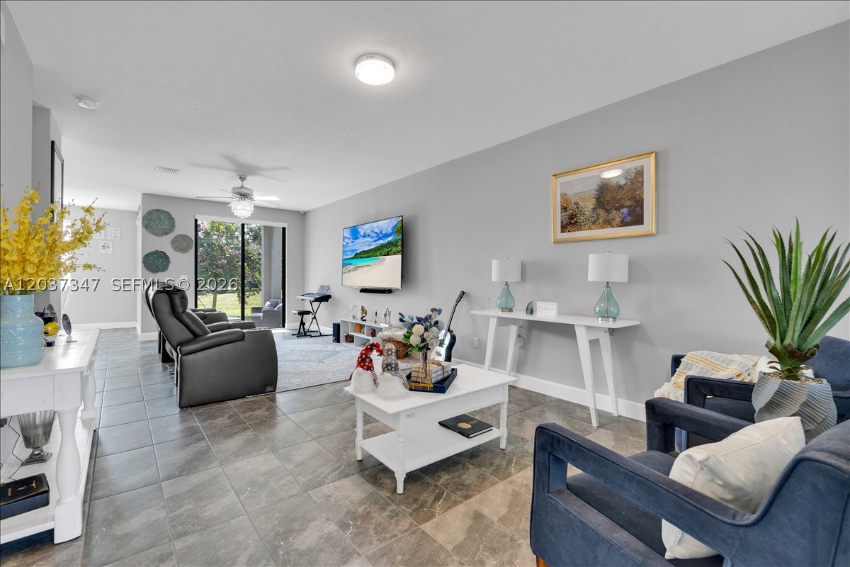 RESIDENCES AT PALM AIRE - Residential Lease