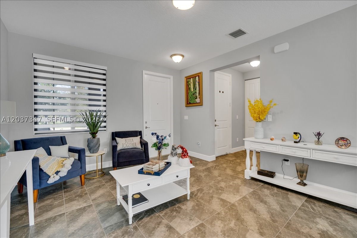 RESIDENCES AT PALM AIRE - Residential Lease