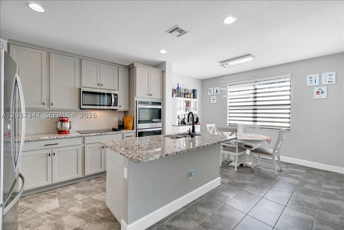 RESIDENCES AT PALM AIRE - Residential Lease