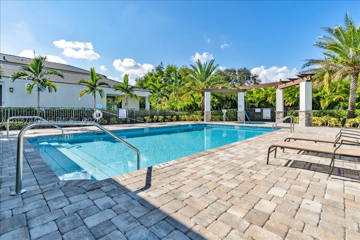 RESIDENCES AT PALM AIRE - Residential Lease