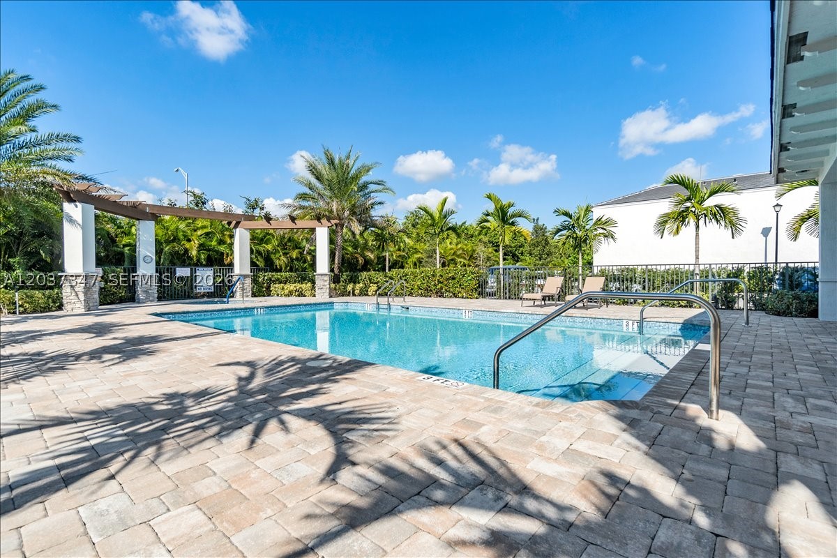 RESIDENCES AT PALM AIRE - Residential Lease