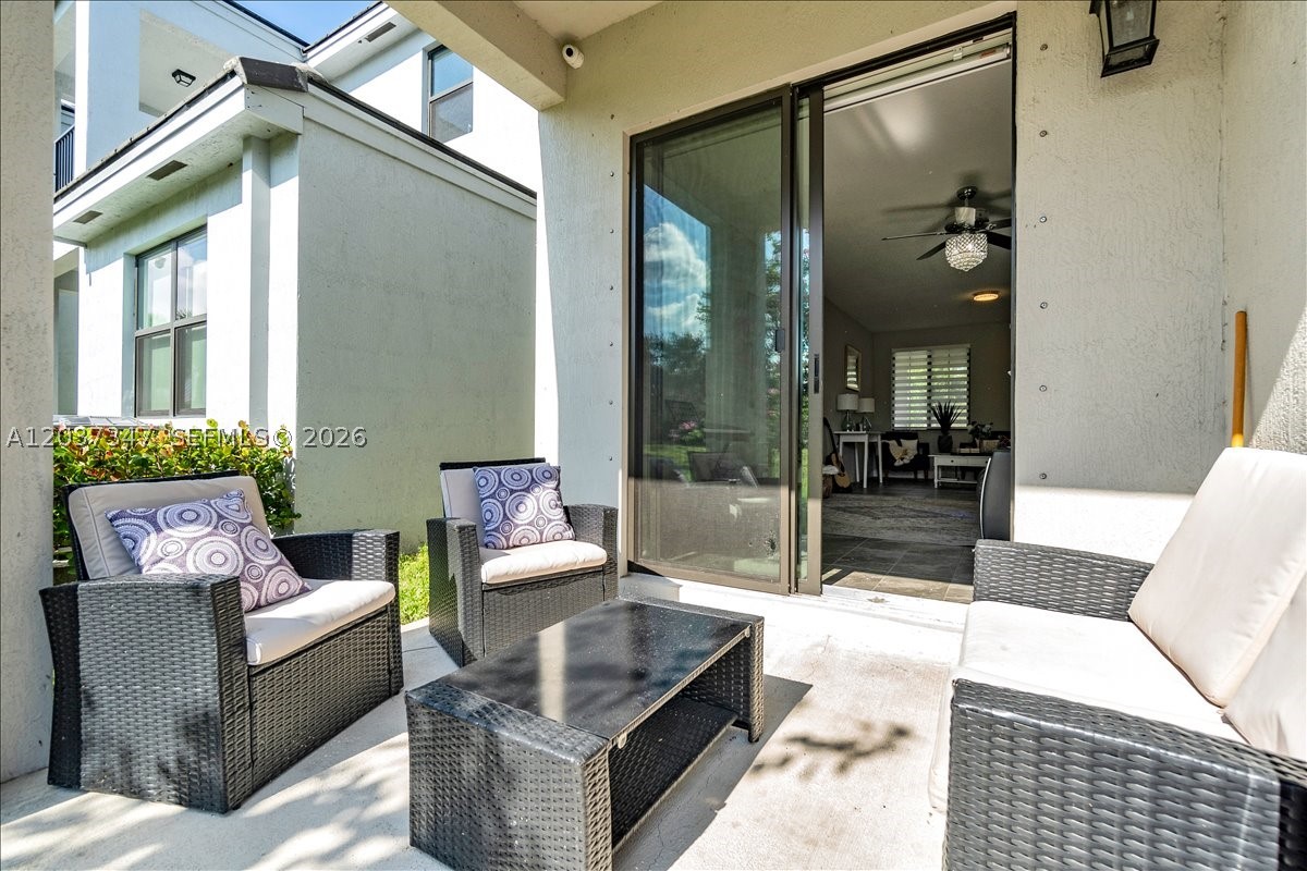 RESIDENCES AT PALM AIRE - Residential Lease