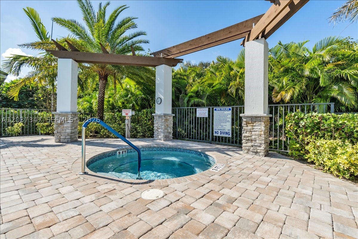 RESIDENCES AT PALM AIRE - Residential Lease